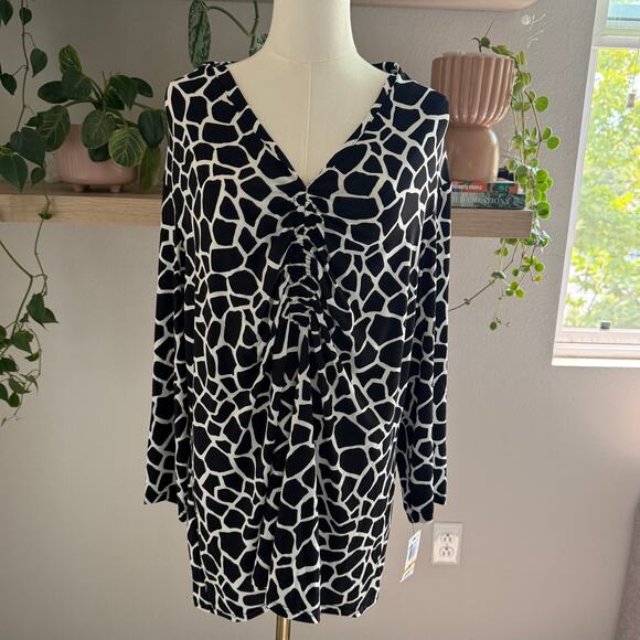 Alfani Tops - Alfani Black & White Giraffe Animal Print Ruched Womnes Top 3X Office Career Y2K